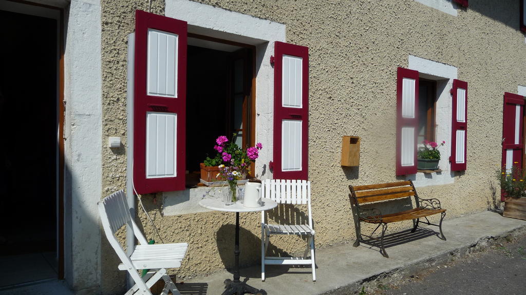 Bed and Breakfast La Chouette A L'Heure Du Pinson Saint-Pierre-d'Entremont  Экстерьер фото